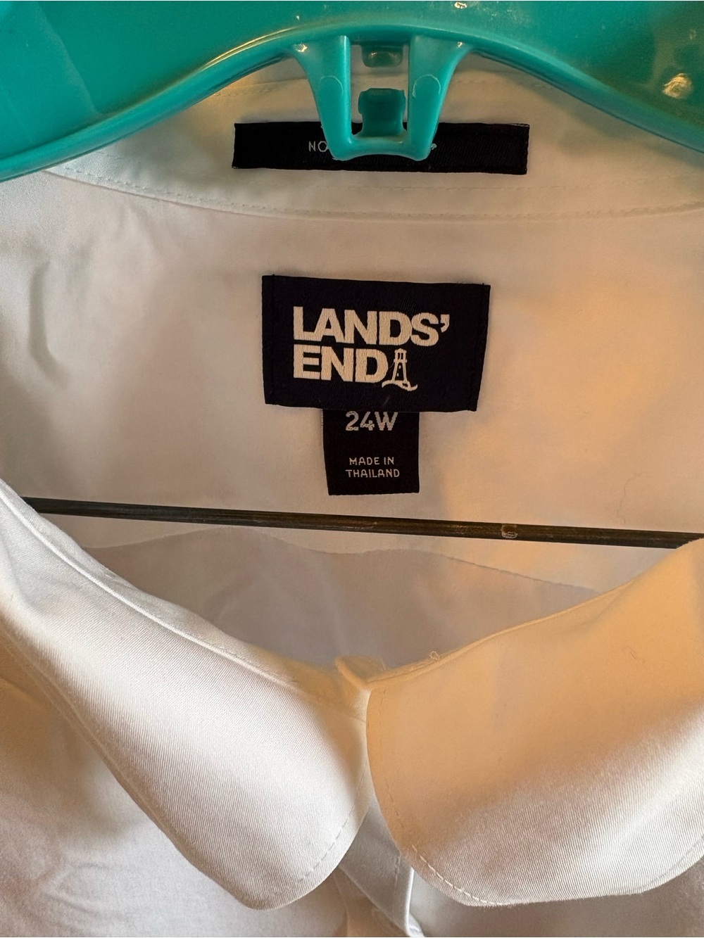 Lands' End Women’s White Button-Front Dress Shirt - Picture 2 of 7